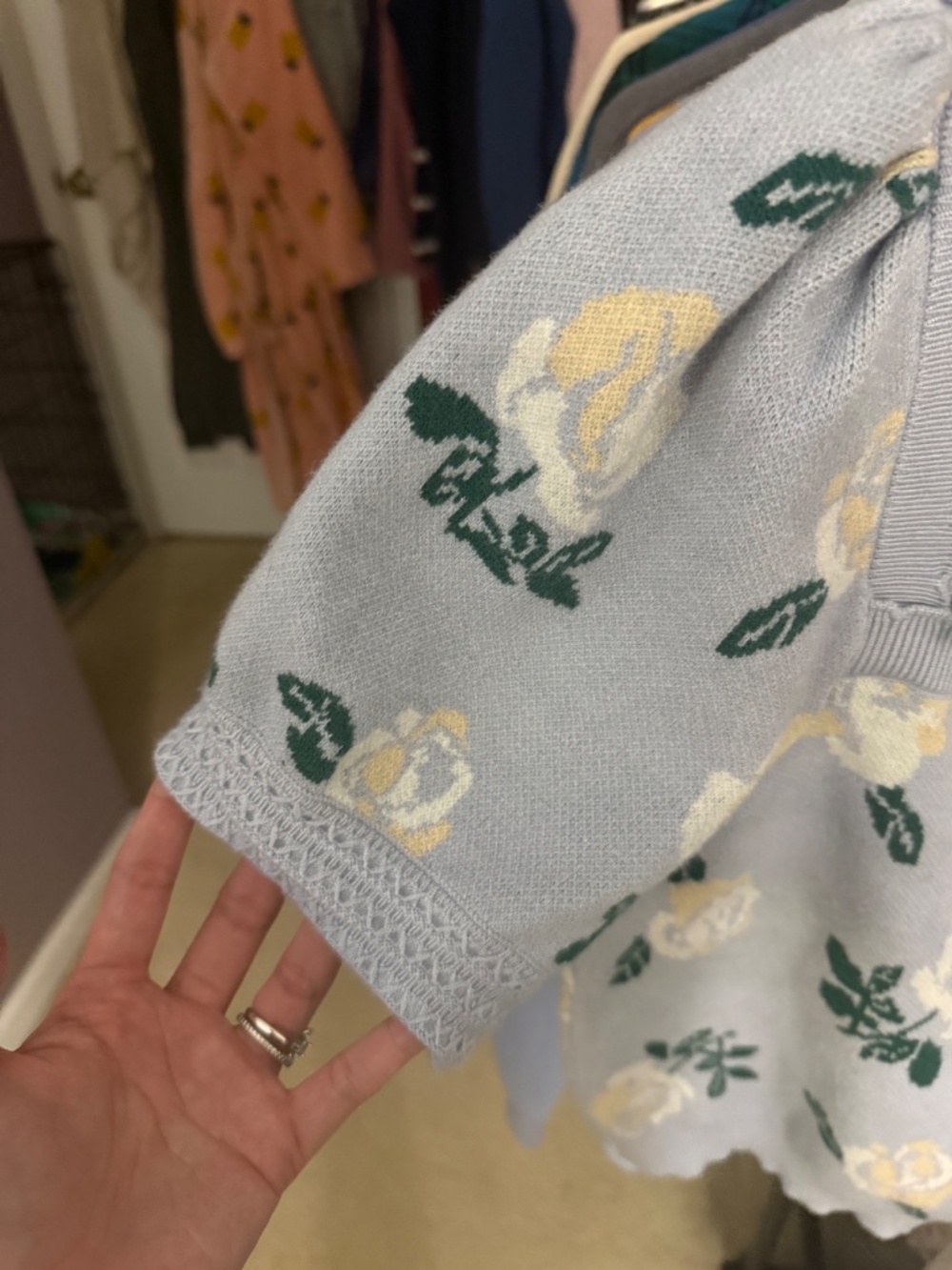 Light blue floral blouse Size M - Picture 2 of 5